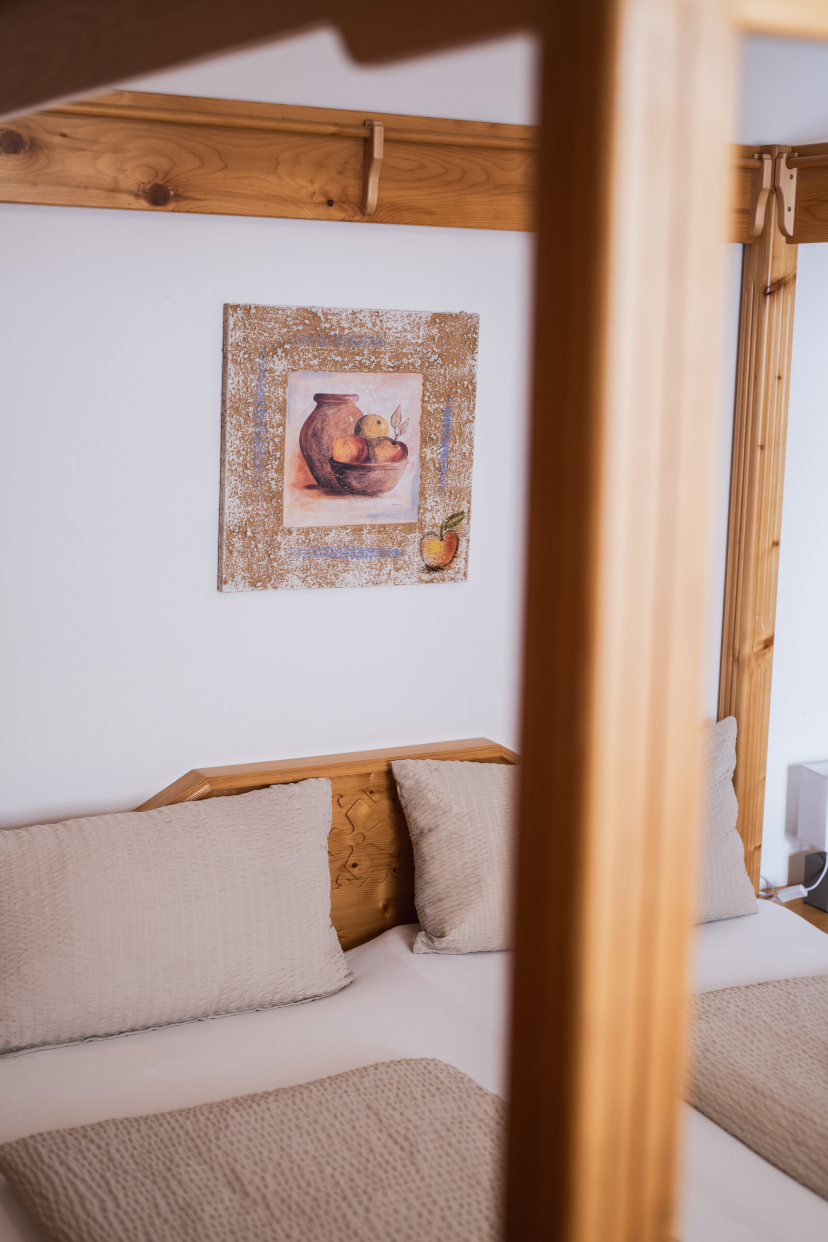 Unser Domizil Brugger ist ein familiär geführtes Bed- & Breakfast Hotel bestehend aus vierzehn Hotelzimmern und fünf Appartements in Neukirchen am Großvenediger. // Our Domizil Brugger is a family-run bed and breakfast hotel consisting of fourteen hotel rooms and five apartments in Neukirchen am Grossvenediger.