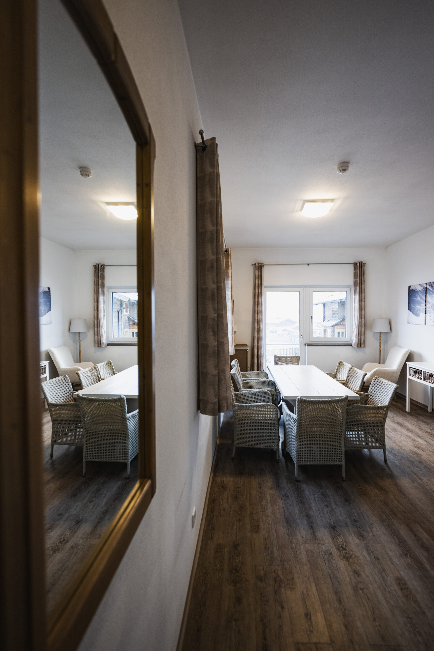 Unser Domizil Brugger ist ein familiär geführtes Bed- & Breakfast Hotel bestehend aus vierzehn Hotelzimmern und fünf Appartements in Neukirchen am Großvenediger. // Our Domizil Brugger is a family-run bed and breakfast hotel consisting of fourteen hotel rooms and five apartments in Neukirchen am Grossvenediger.