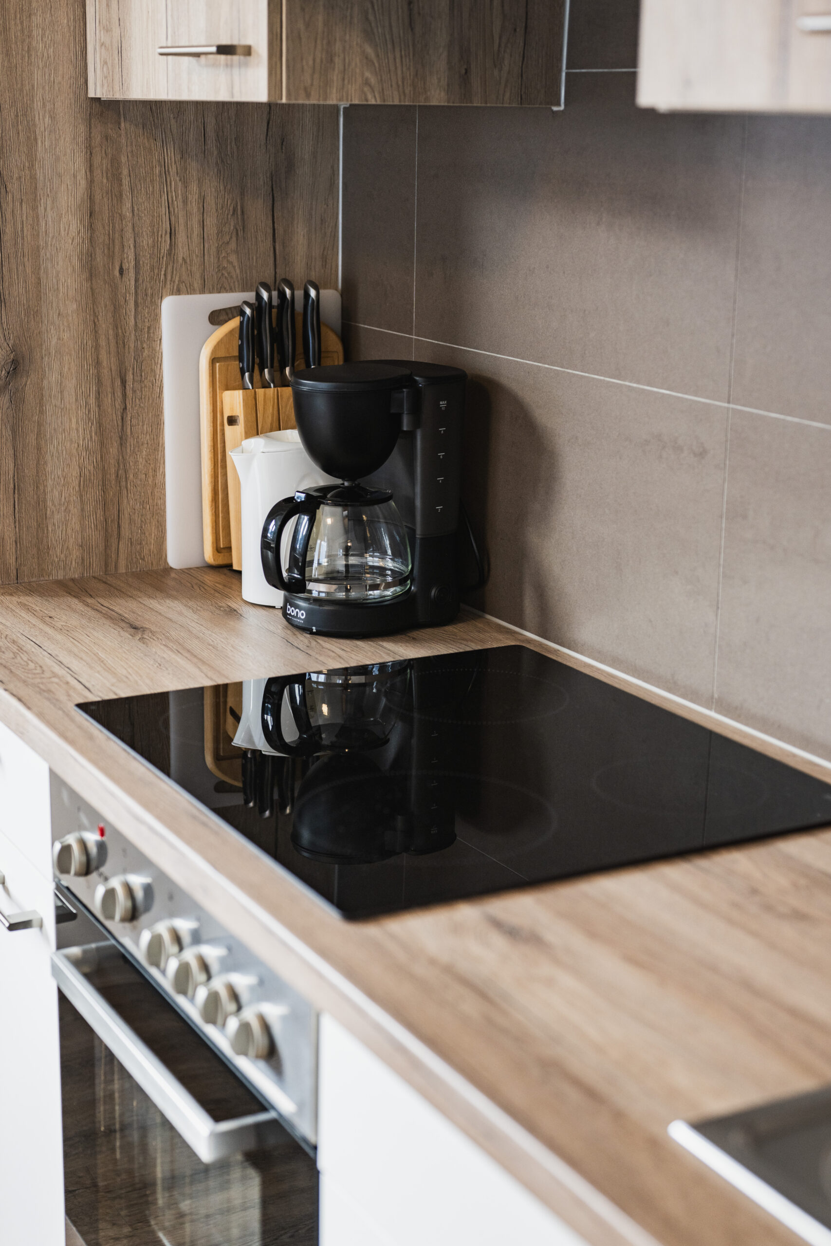 Unser Domizil Brugger ist ein familiär geführtes Bed- & Breakfast Hotel bestehend aus vierzehn Hotelzimmern und fünf Appartements in Neukirchen am Großvenediger. // Our Domizil Brugger is a family-run bed and breakfast hotel consisting of fourteen hotel rooms and five apartments in Neukirchen am Grossvenediger.