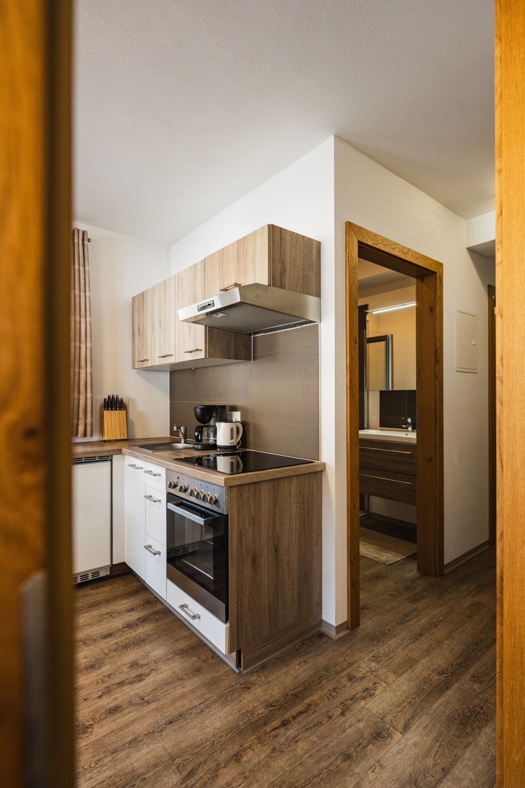 Unser Domizil Brugger ist ein familiär geführtes Bed- & Breakfast Hotel bestehend aus vierzehn Hotelzimmern und fünf Appartements in Neukirchen am Großvenediger. // Our Domizil Brugger is a family-run bed and breakfast hotel consisting of fourteen hotel rooms and five apartments in Neukirchen am Grossvenediger.