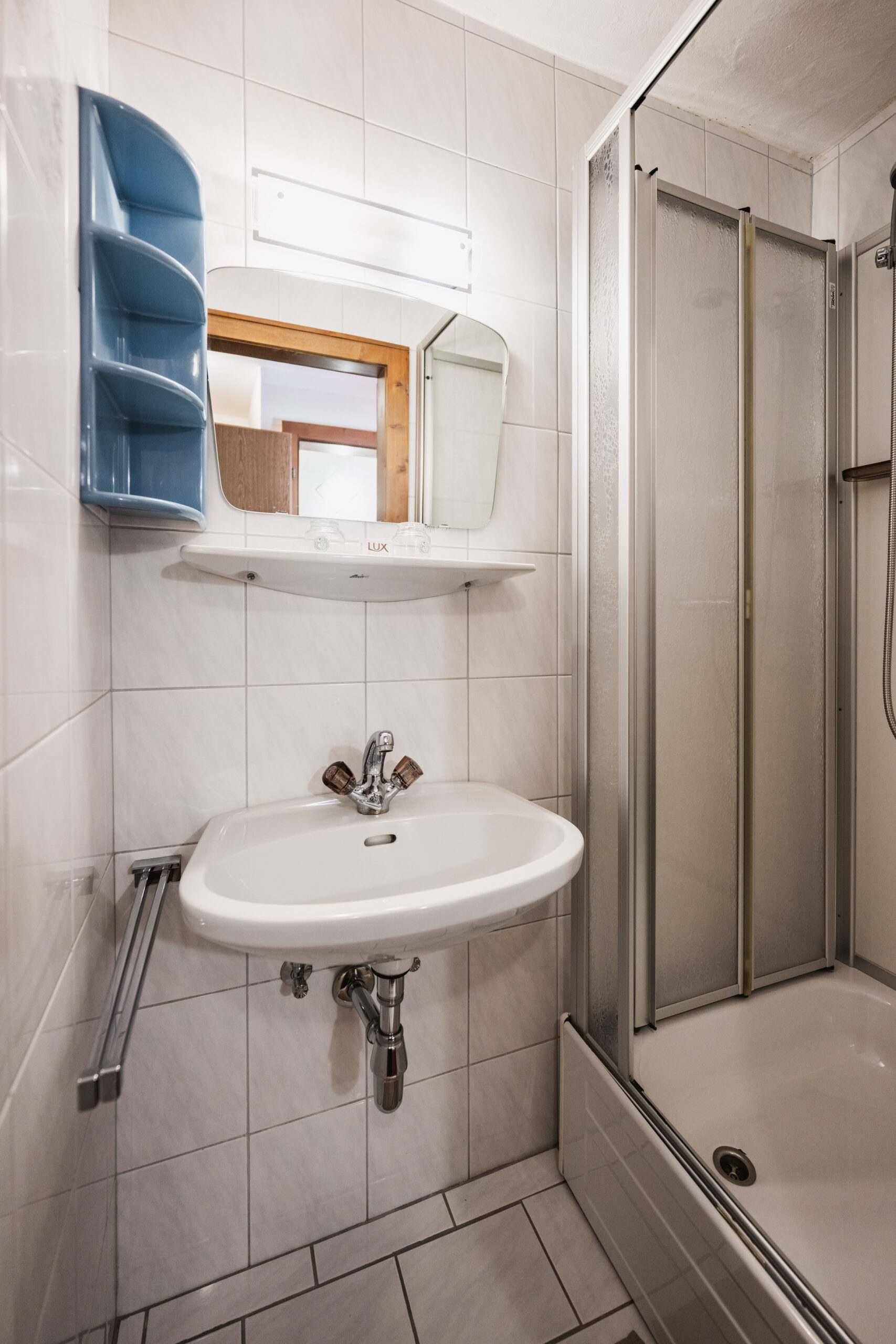 Unser Domizil Brugger ist ein familiär geführtes Bed- & Breakfast Hotel bestehend aus vierzehn Hotelzimmern und fünf Appartements in Neukirchen am Großvenediger. // Our Domizil Brugger is a family-run bed and breakfast hotel consisting of fourteen hotel rooms and five apartments in Neukirchen am Grossvenediger.