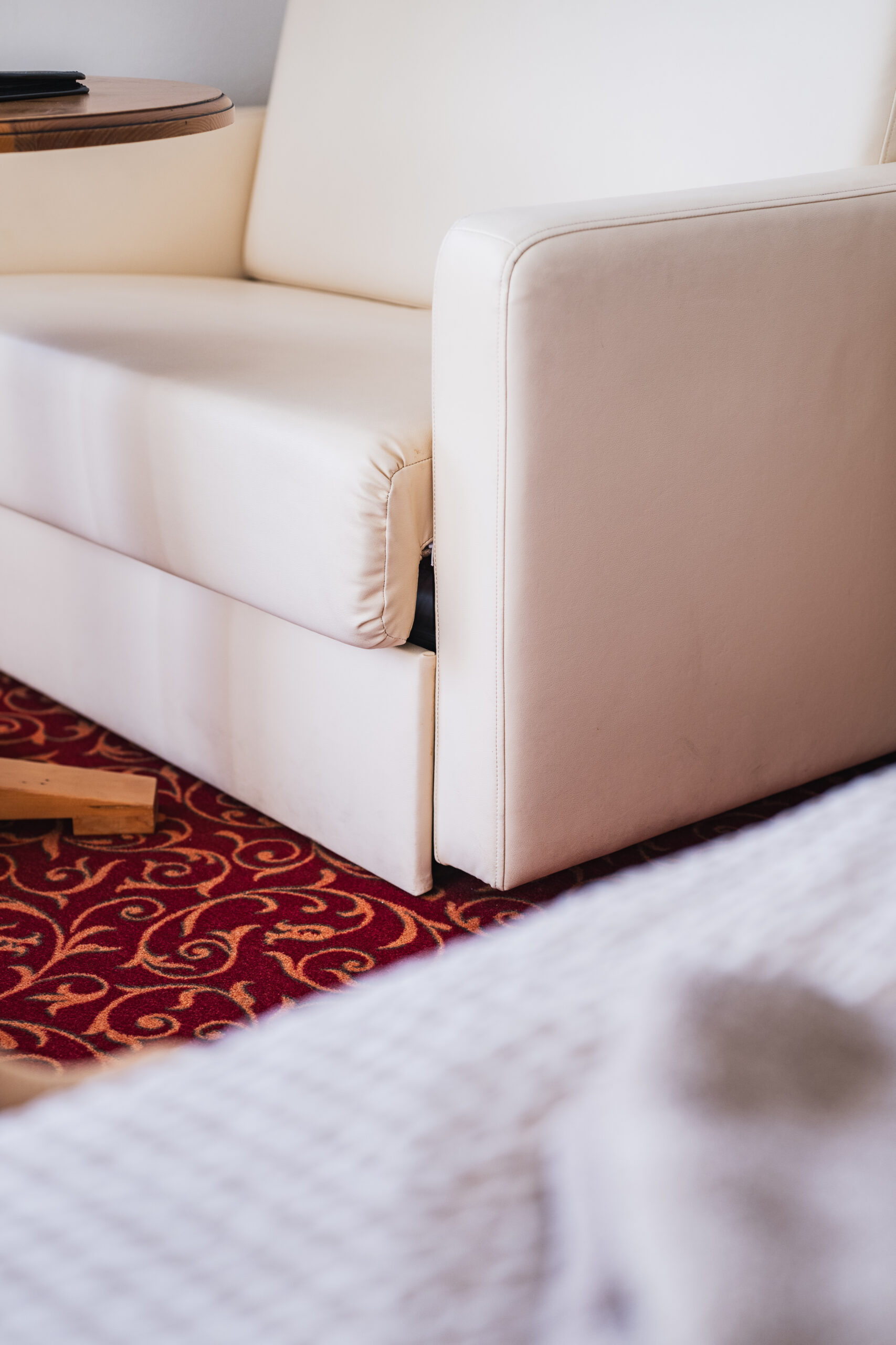 Unser Domizil Brugger ist ein familiär geführtes Bed- & Breakfast Hotel bestehend aus vierzehn Hotelzimmern und fünf Appartements in Neukirchen am Großvenediger. // Our Domizil Brugger is a family-run bed and breakfast hotel consisting of fourteen hotel rooms and five apartments in Neukirchen am Grossvenediger.