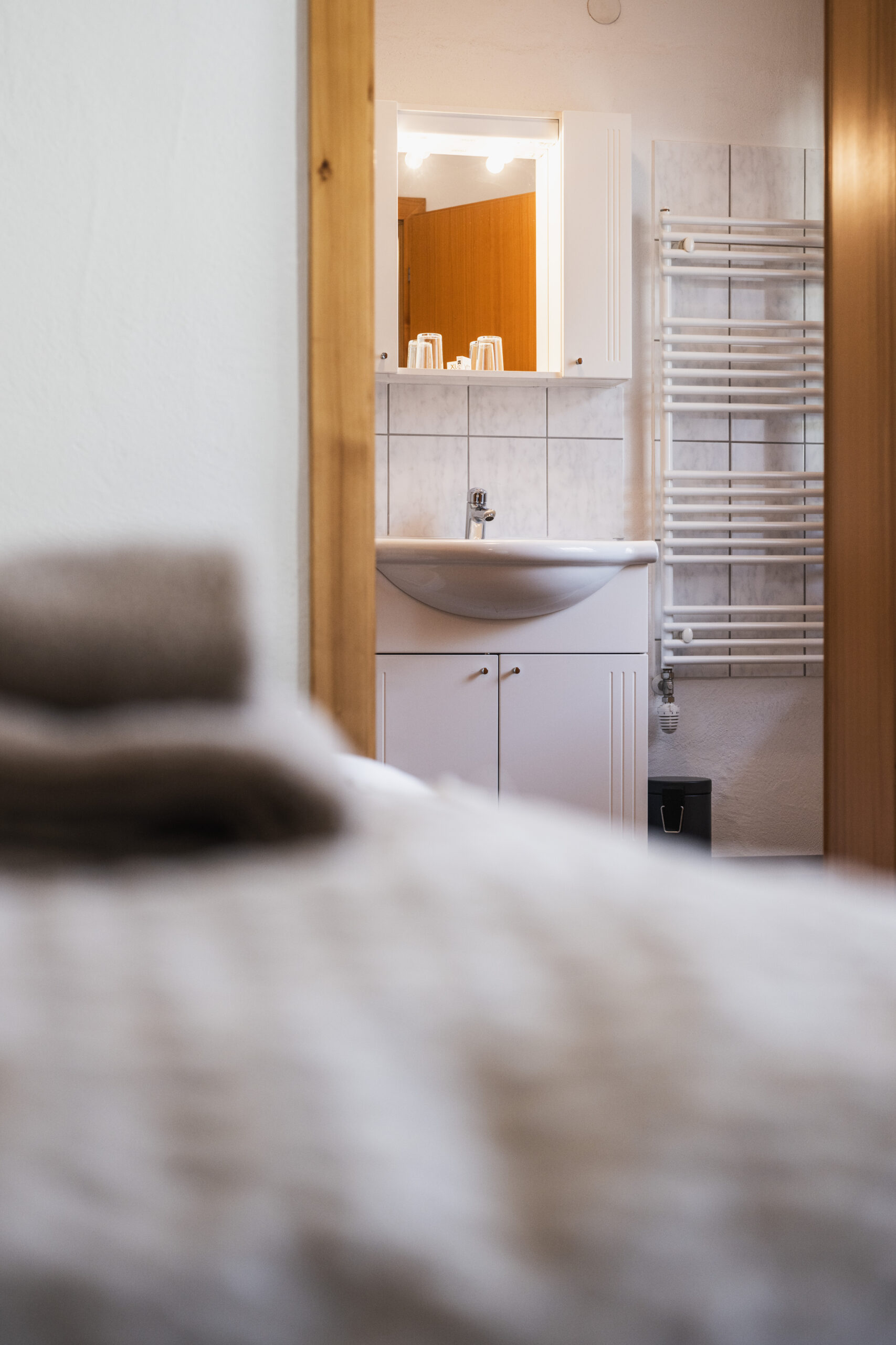 Unser Domizil Brugger ist ein familiär geführtes Bed- & Breakfast Hotel bestehend aus vierzehn Hotelzimmern und fünf Appartements in Neukirchen am Großvenediger. // Our Domizil Brugger is a family-run bed and breakfast hotel consisting of fourteen hotel rooms and five apartments in Neukirchen am Grossvenediger.